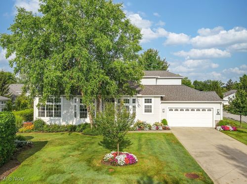 250 Blossom Ln, Chagrin Falls, OH, 44022-5106 | Card Image