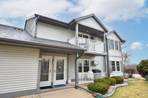 c-810 Rockingham Court Court, West Bend, WI, 53090 | Card Image
