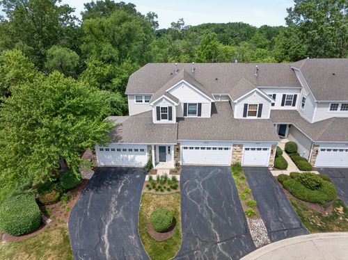 4323-4323 Blue Iris Ct, Island Lake, IL, 60042-8222 | Card Image