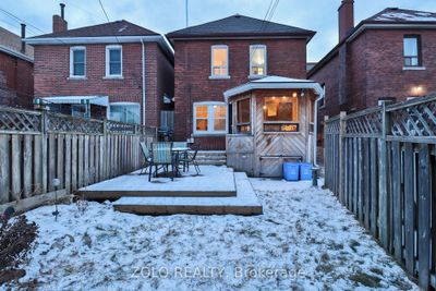 541 Cannon St E, House other with 3 bedrooms, 2 bathrooms and 3 parking in Hamilton ON | Image 2