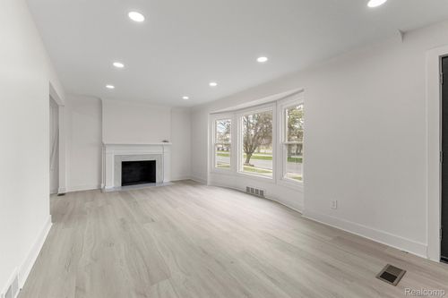 529 N Military St, Dearborn, MI, 48124-1191 | Card Image