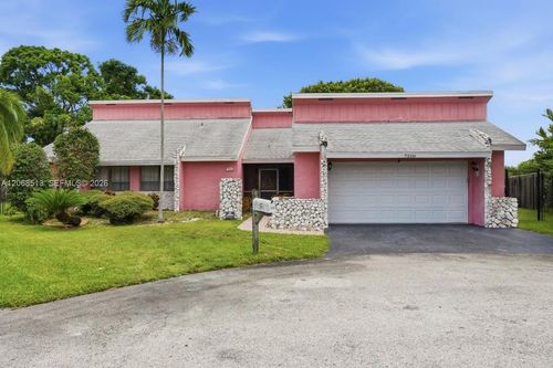 7300 Corkwood Ter, Tamarac, FL, 33321-2613 | Card Image