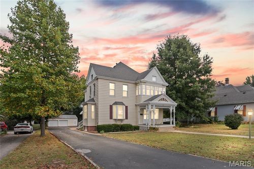 205 W Barr Ave, Jerseyville, IL, 62052-2113 | Card Image