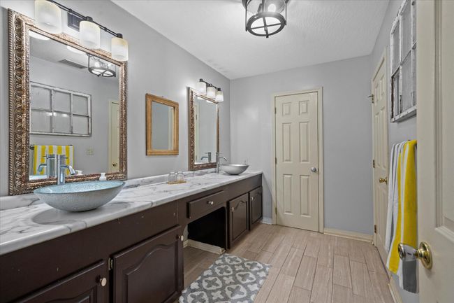 Upstairs Bath 3 | Image 41