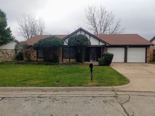 3615 Ceran Dr, Arlington, TX, 76016-2820 | Card Image