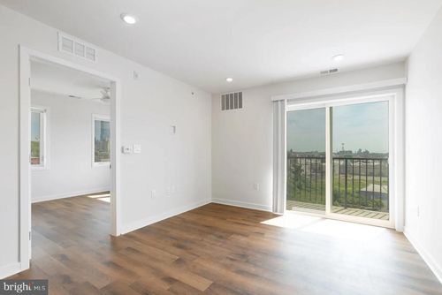 2b214-2501 Washington Ave, PHILADELPHIA, PA, 19146-3950 | Card Image