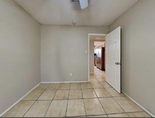 7818 W Fairmount Ave, Phoenix, AZ, 85033-3632 | Card Image