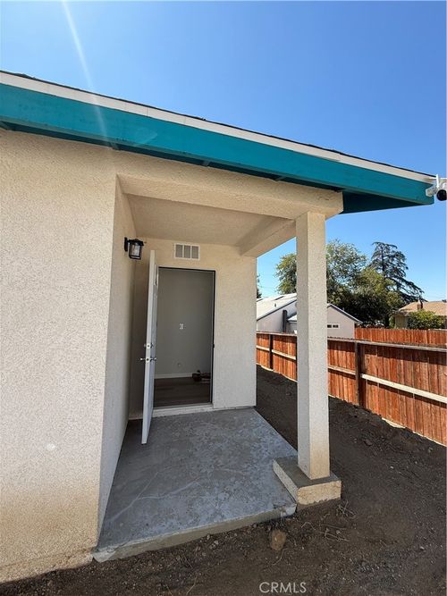 1332 Olivine Ave, Mentone, CA, 92359 | Card Image