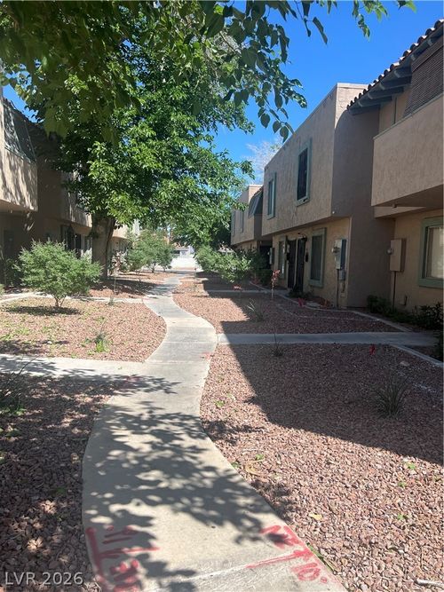 5939 Vegas Dr, Las Vegas, NV, 89108-2422 | Card Image