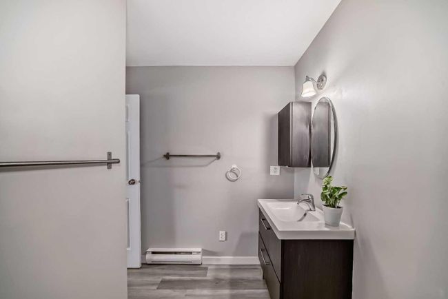 5310 - 315 Southampton Drive Sw, Home with 2 bedrooms, 1 bathrooms and 1 parking in Calgary AB | Image 35