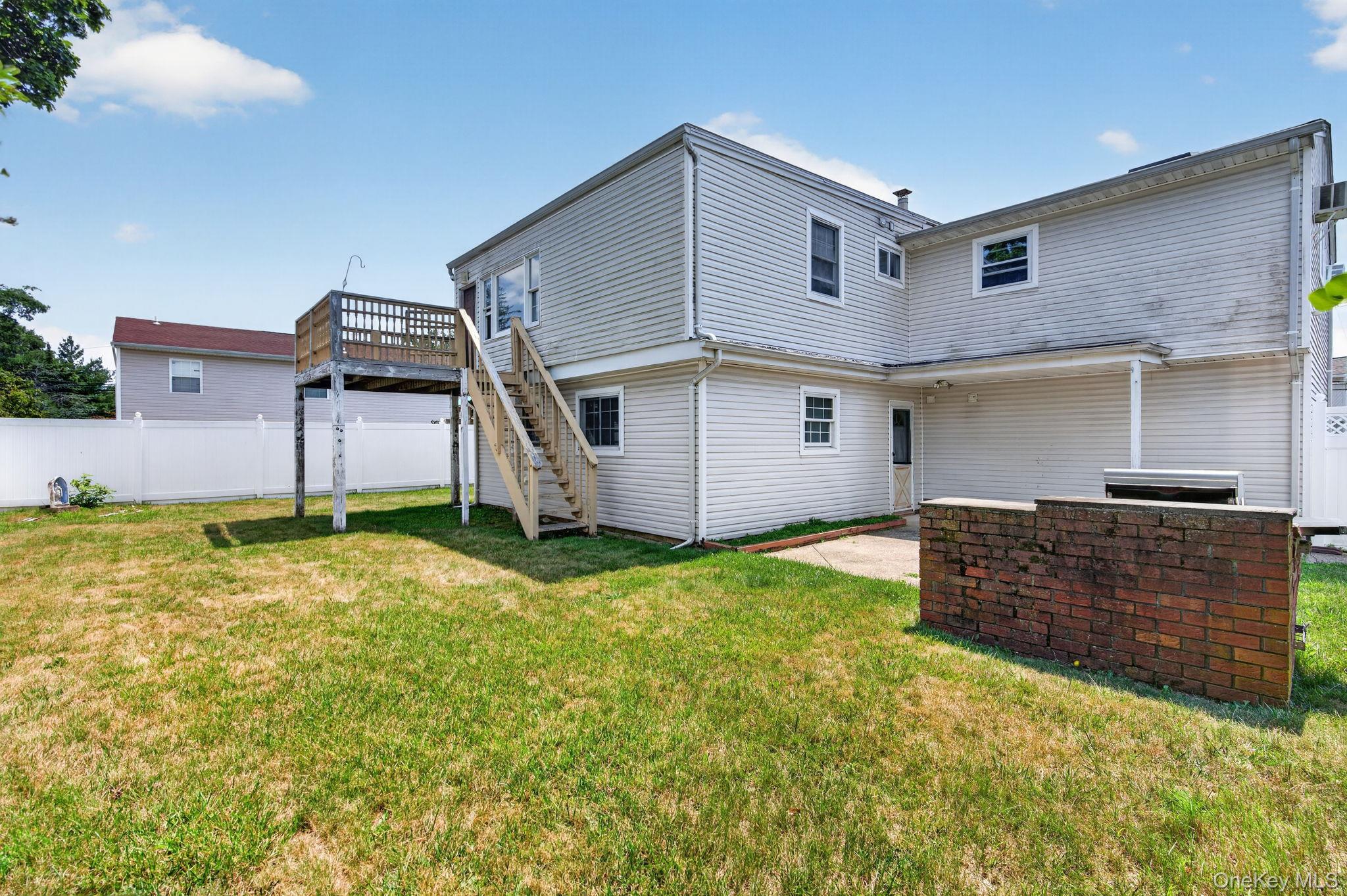 Residential in Oyster Bay 4