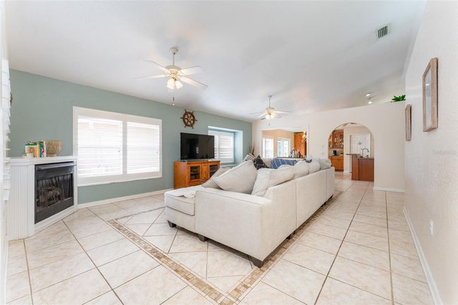 835 Symphony Isles Blvd, House other with 3 bedrooms, 3 bathrooms and null parking in APOLLO BEACH FL | Image 16