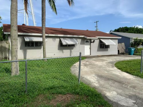 5708 Driftwood St, Mangonia Park, FL, 33407-2221 | Card Image