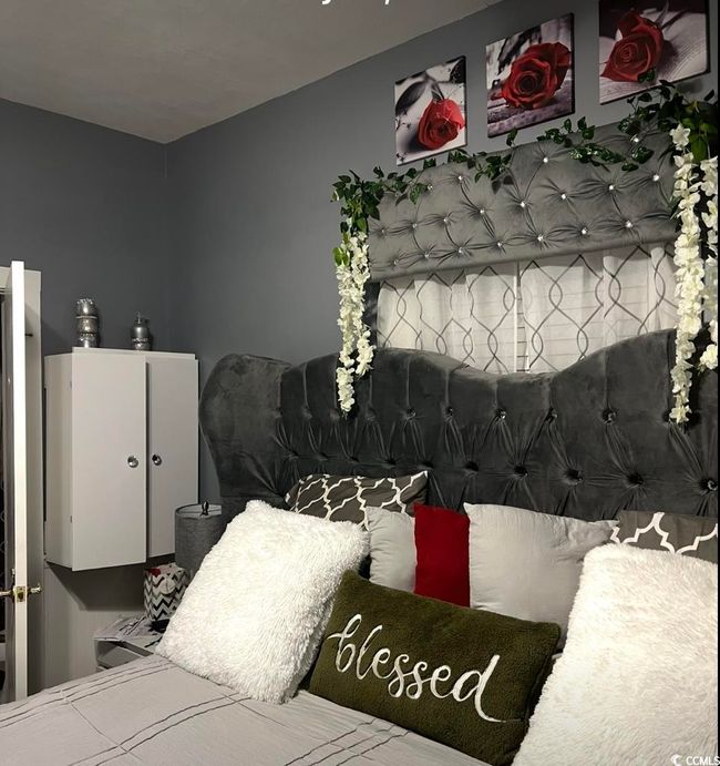 View of bedroom | Image 12