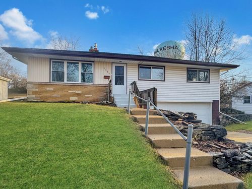 1429 Aldoro Drive, Waukesha, WI, 53188 | Card Image