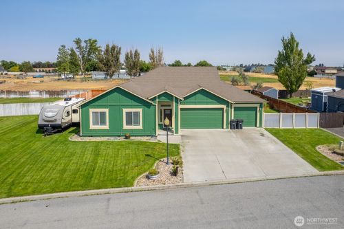 121 Scenic Dr Ne, Moses Lake, WA, 98837-8543 | Card Image