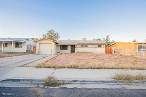 5908 Forrest Hills Ln, Las Vegas, NV, 89108-1581 | Card Image