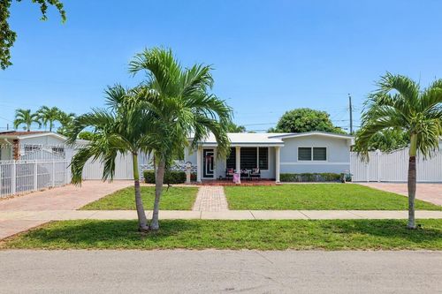5535 W 13th Ave, Hialeah, FL, 33012-2204 | Card Image