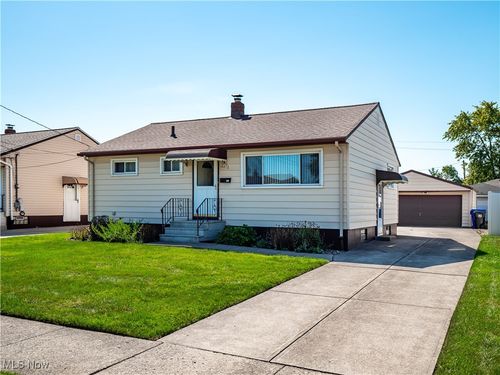 14417 Parkman Blvd, Brook Park, OH, 44142-2531 | Card Image