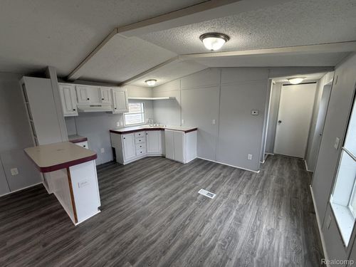 5045 Nadie Drive, Mt. Morris, MI, 48458 | Card Image