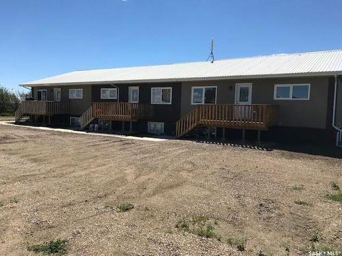 104 Railway Ave E, Kindersley, SK, S0L1S0 | Card Image