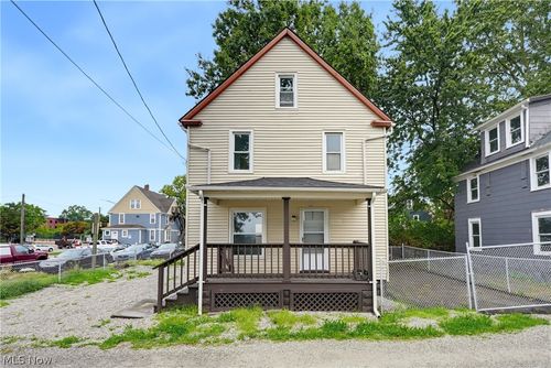 529 Hazel Pl, Akron, OH, 44304-1921 | Card Image