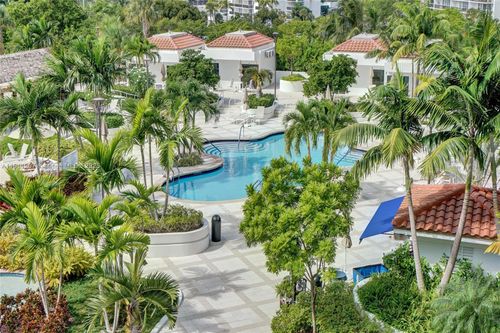 511-20281 E Country Club Dr, Aventura, FL, 33180-3025 | Card Image