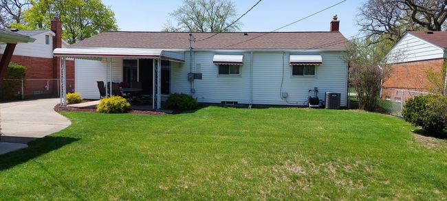 14582 Blue Skies St, House other with 4 bedrooms, 3 bathrooms and null parking in Livonia MI | Image 5