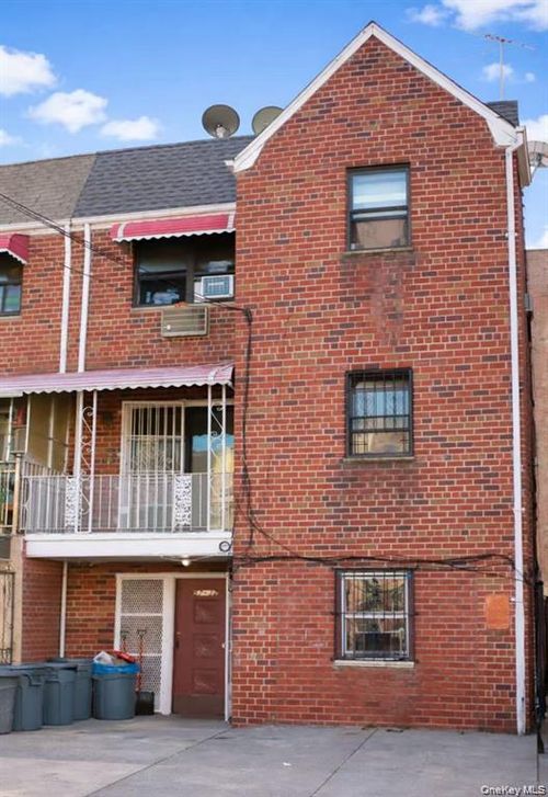 5732 Xenia St, Corona, NY, 11368-3928 | Card Image