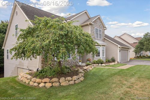 4025 Forest Edge Dr, Commerce Twp, MI, 48382-1094 | Card Image