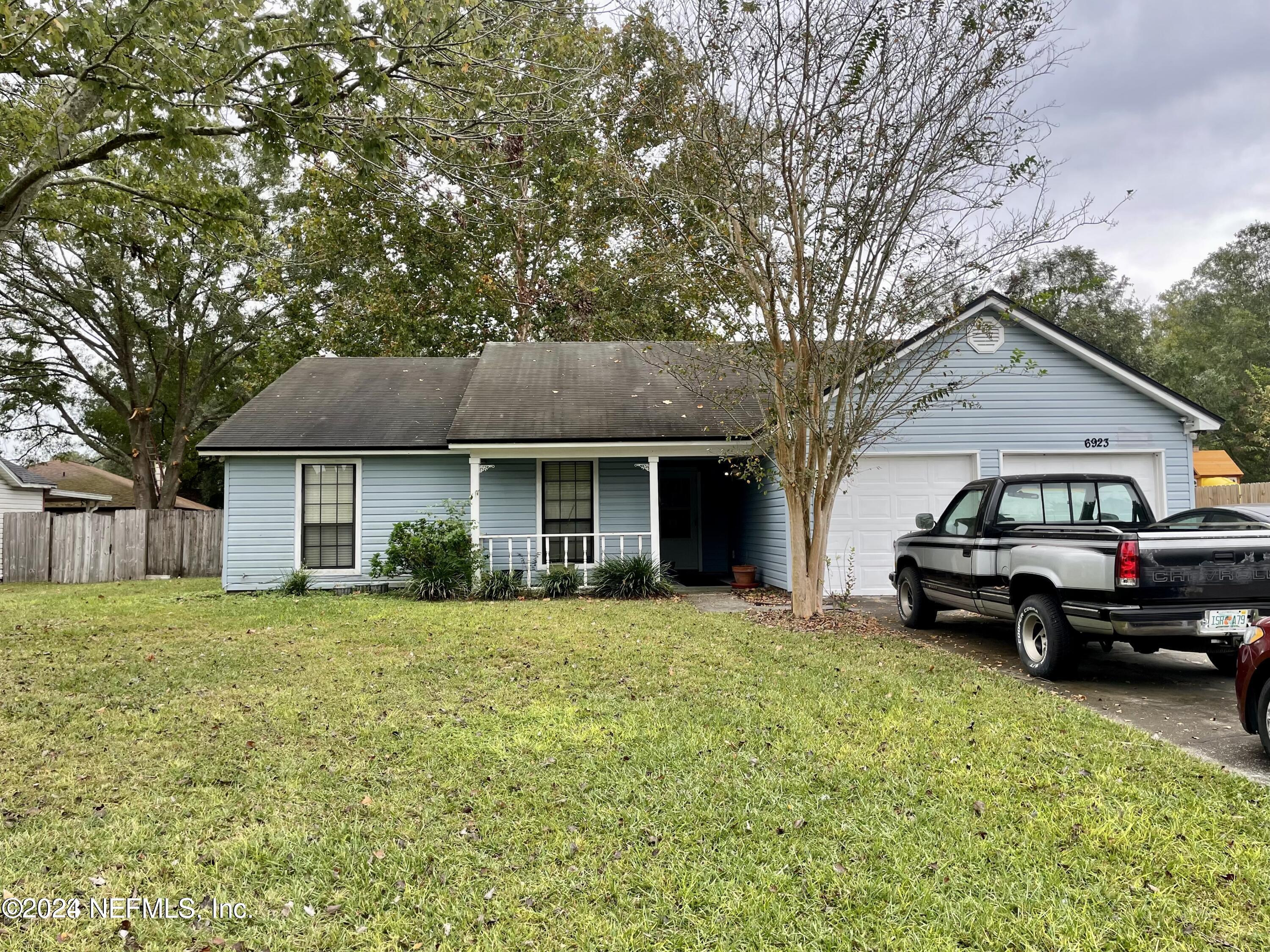 Blowing Rock Ln, Jacksonville, FL 32222