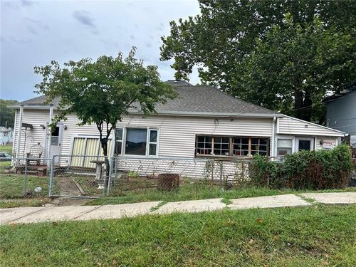 302 E Colorado Ave, Saint Joseph, MO, 64504-1209 | Card Image