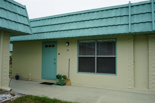 apt-205-101 Cambridge Trl, SUN CITY CENTER, FL, 33573-5952 | Card Image