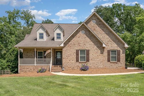 135 Oak Creek Dr, Rockwell, NC, 28138-6775 | Card Image