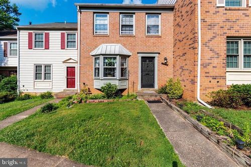 4916 Van Masdag Ct, ANNANDALE, VA, 22003-6022 | Card Image