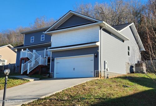 152 Clear Creek Way, Kodak, TN, 37764-2259 | Card Image