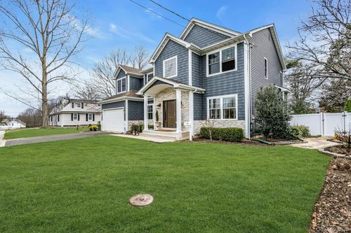 10 Beverly Rd, Farmingdale, NY, 11735-3301 | Card Image