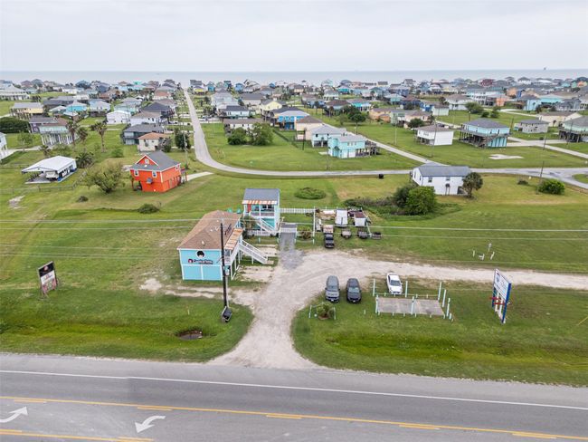 2080 Highway 87, House other with 0 bedrooms, 3 bathrooms and 2 parking in Crystal Beach TX | Image 4