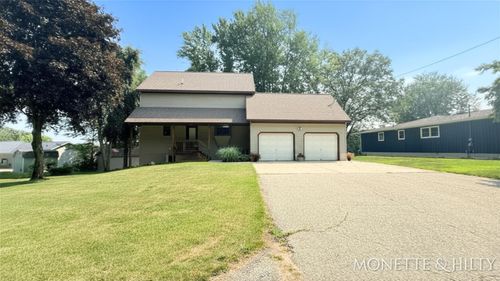 2883 Lakeshore Rd, Twin Lake, MI, 49457-8913 | Card Image
