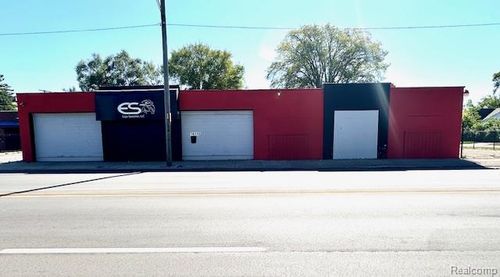 14333 Fenkell St, Detroit, MI, 48227-2902 | Card Image