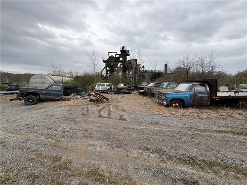 450 Larkeytown Rd, DU BOIS, PA, 15801-3942 | Card Image