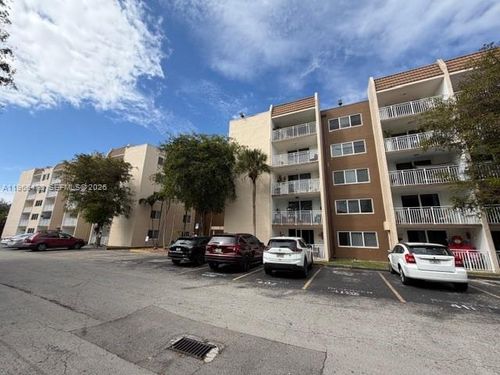 apt-329-6940 Nw 186th St, Hialeah, FL, 33015-3223 | Card Image