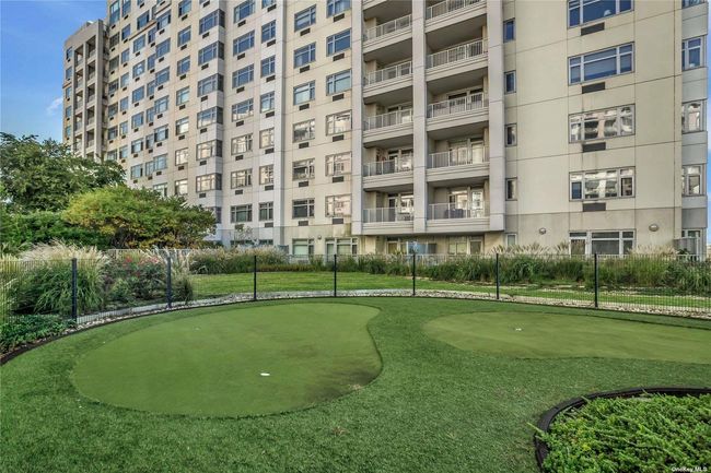 APT-1806 - 40 College Point Blvd, Condo with 2 bedrooms, 2 bathrooms and null parking in Flushing NY | Image 21