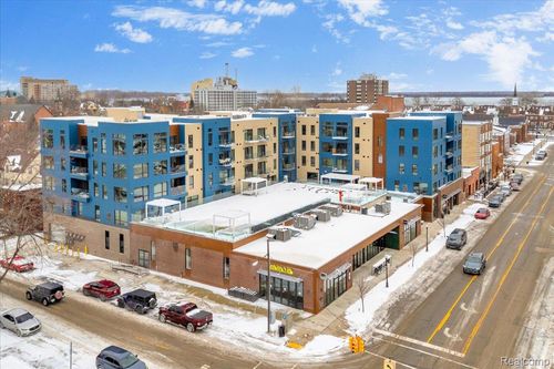 ph6-166 Oak St, Wyandotte, MI, 48192-5154 | Card Image