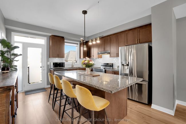 2 Hughes Lane, Condo with 4 bedrooms, 3 bathrooms and 1 parking in Tottenham ON | Image 5