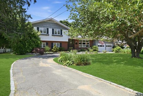 40 Bayview Ave, Babylon, NY, 11702-4308 | Card Image