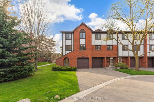 9-4165 Fieldgate Drive, Mississauga, ON, L4W2M9 | Card Image