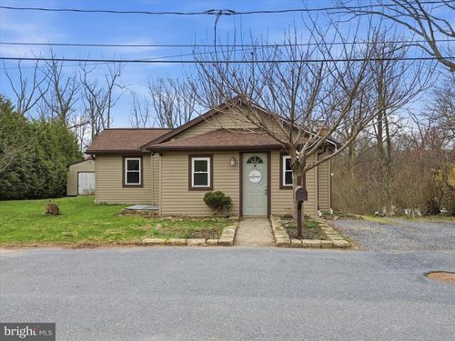 831 Sylvan Ln, LEBANON, PA, 17042-4782 | Card Image