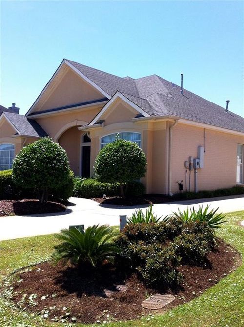 1746 Wedgwood Dr, Harvey, LA, 70058-7436 | Card Image