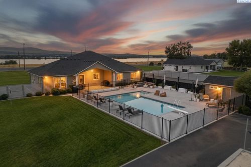 2477 Hanson Loop, Burbank, WA, 99323 | Card Image